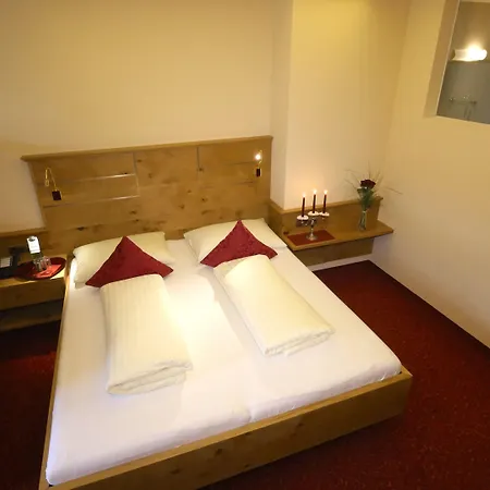 Hotell Kohlerhof - 4 Star Wellness & Active Fügen