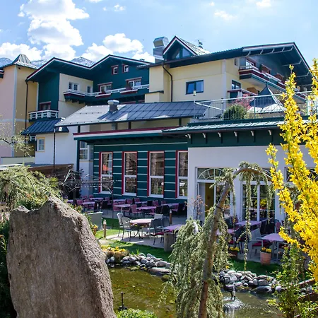 Hotell Kohlerhof - 4 Star Wellness & Active Fügen