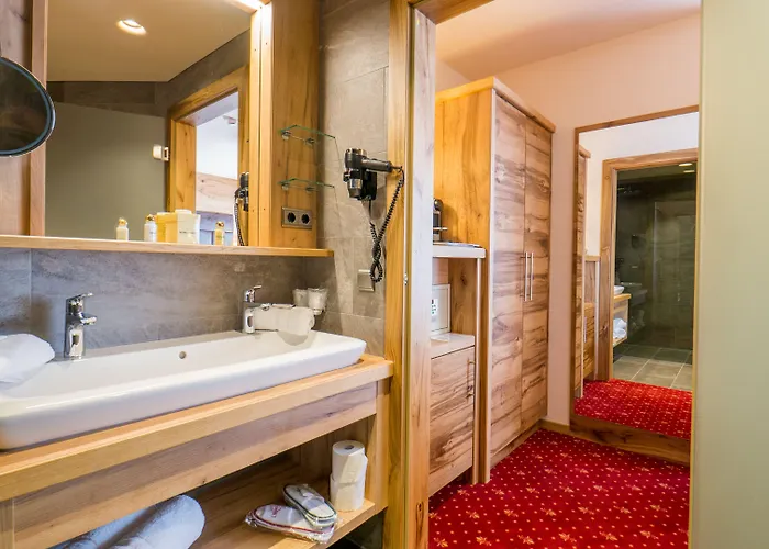 Hotell Kohlerhof - 4 Star Wellness & Active